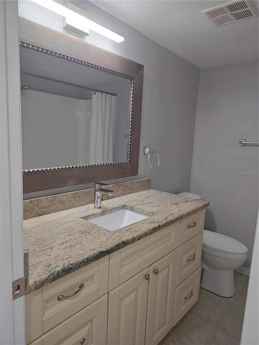 Image 11 of 18 For 2525 Bay Drive A44