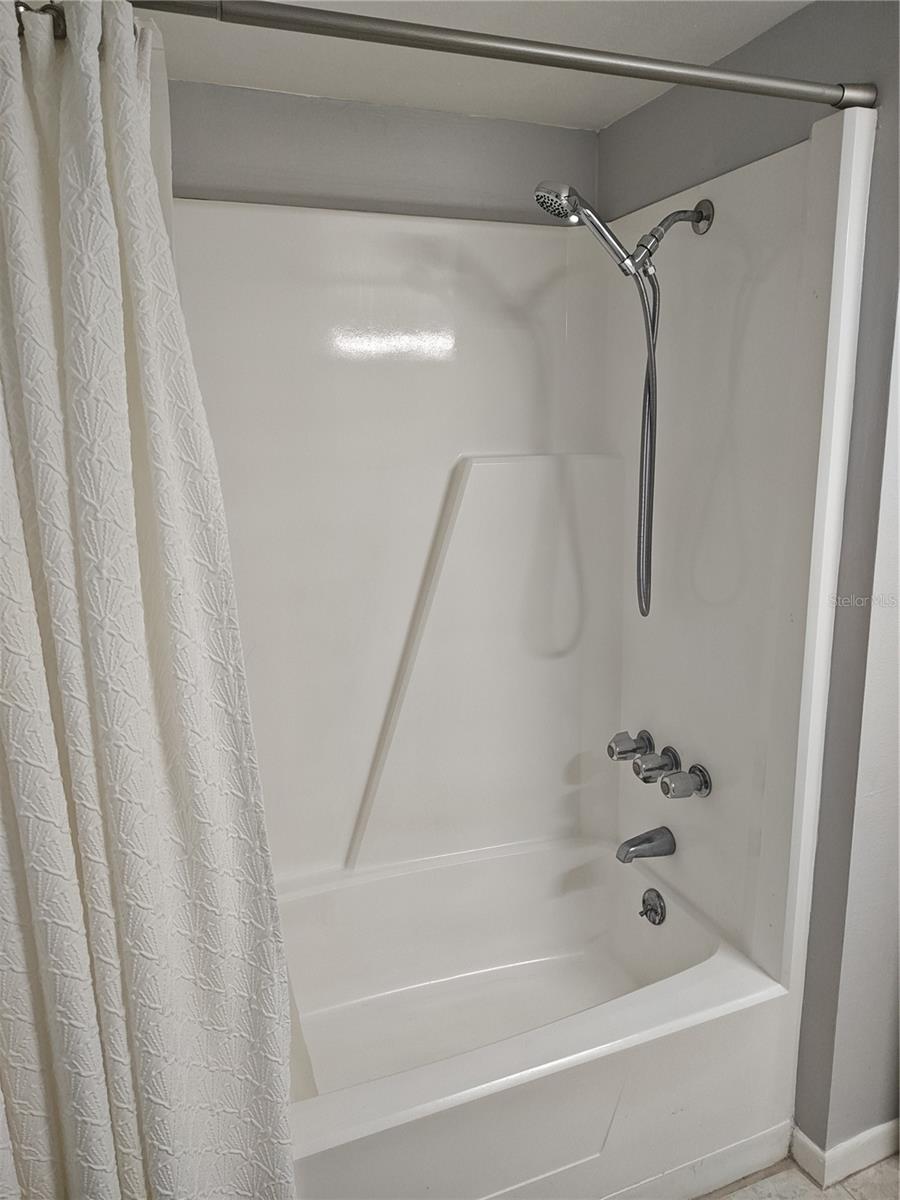 Image 12 of 18 For 2525 Bay Drive A44