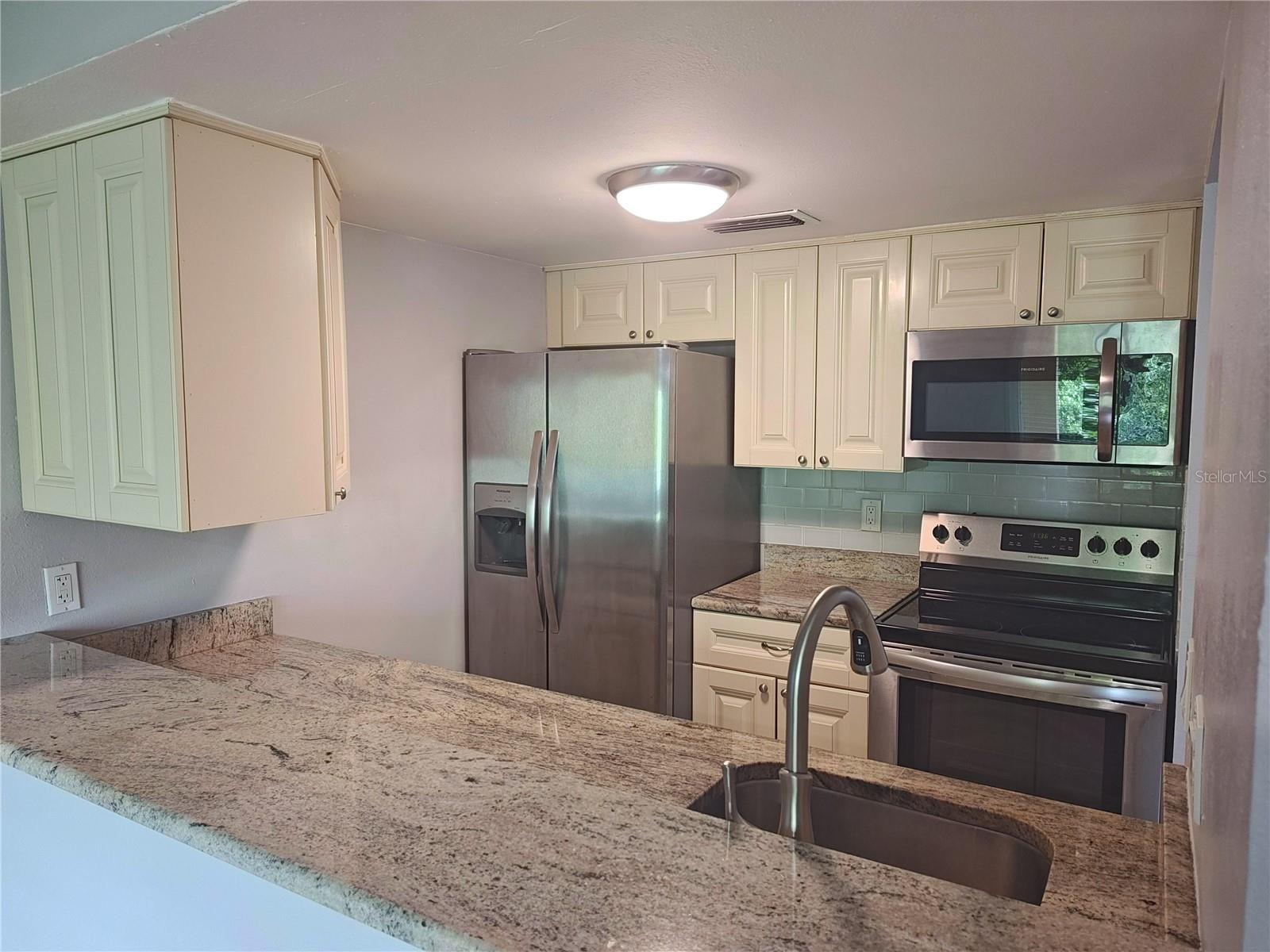 Image 4 of 18 For 2525 Bay Drive A44