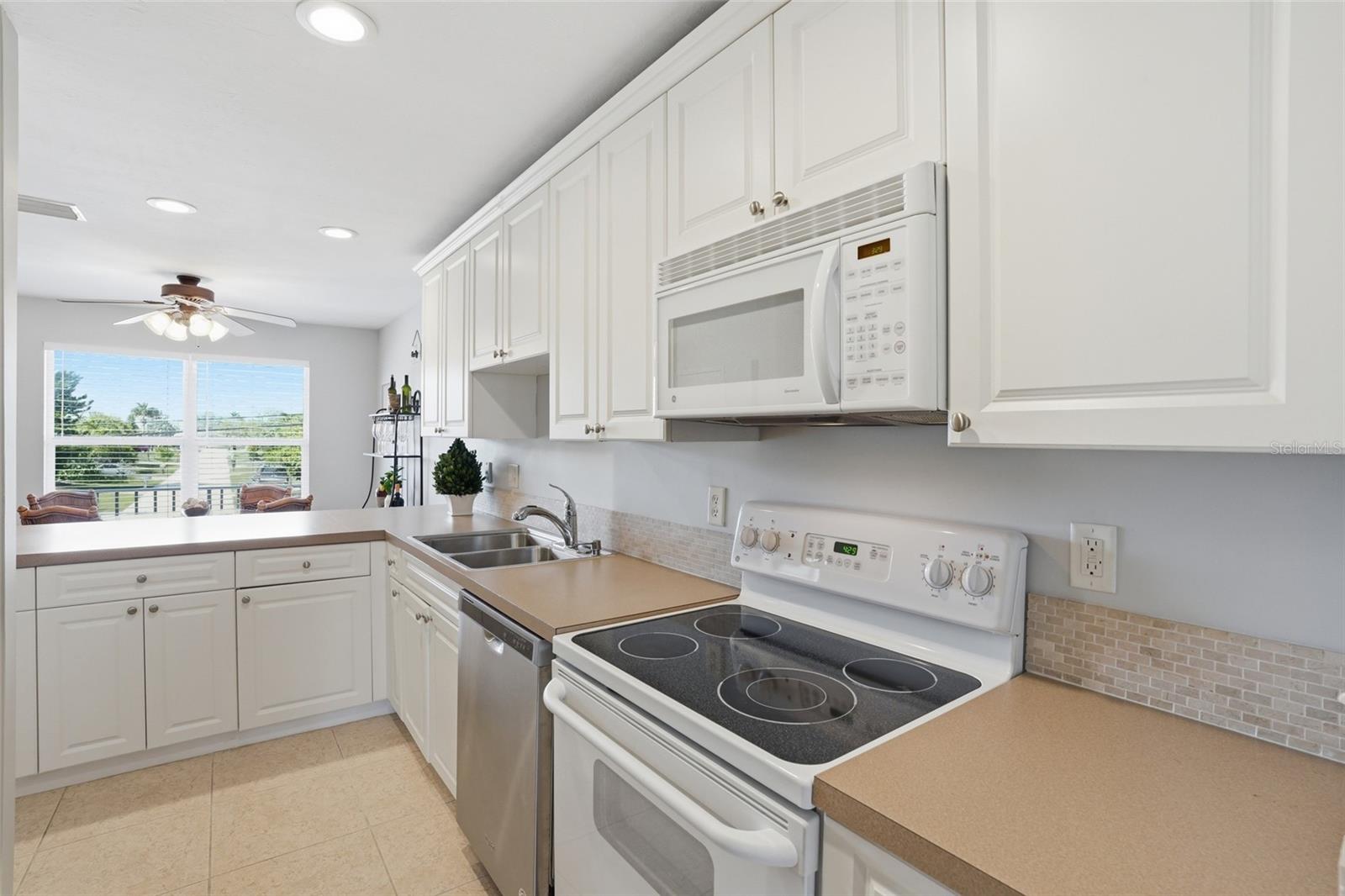 Image 10 of 40 For 912 46th Street 201