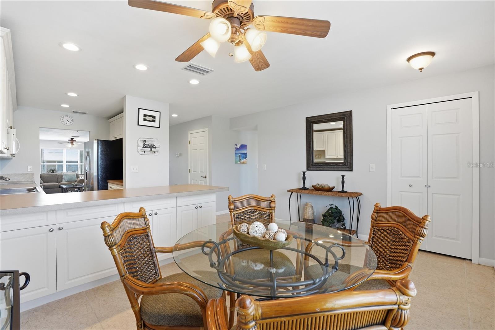 Image 14 of 40 For 912 46th Street 201