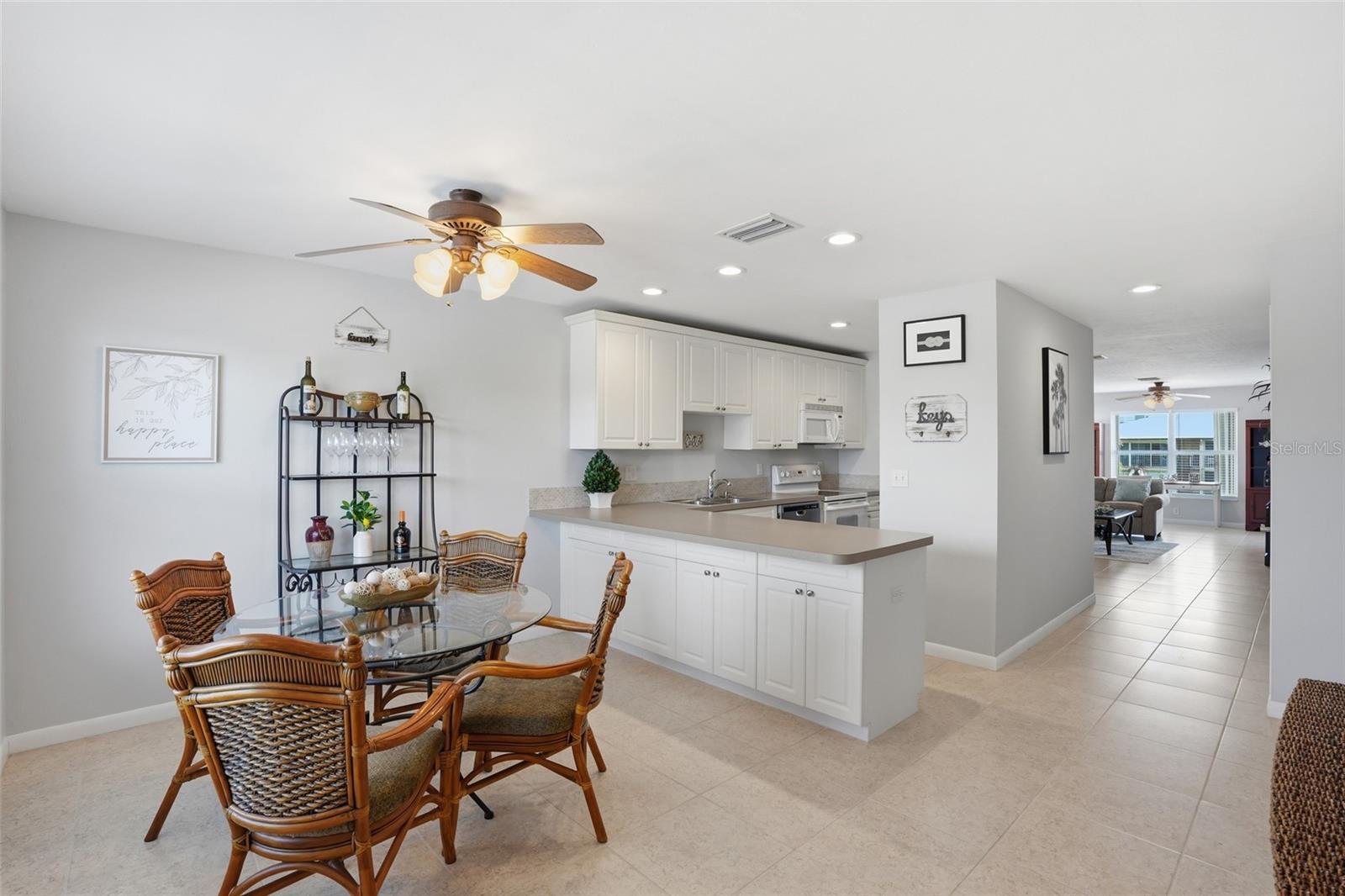 Image 15 of 40 For 912 46th Street 201