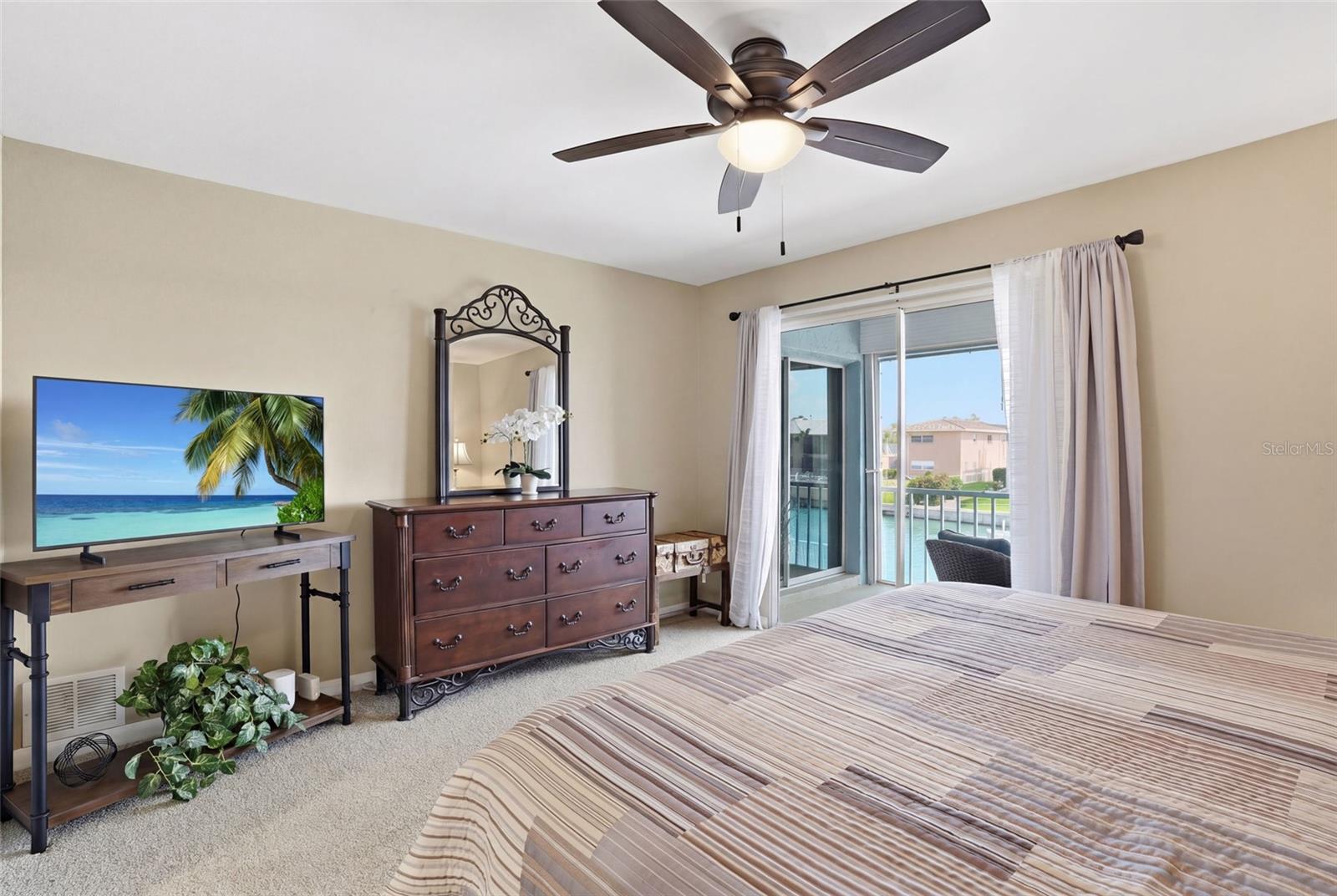 Image 17 of 40 For 912 46th Street 201