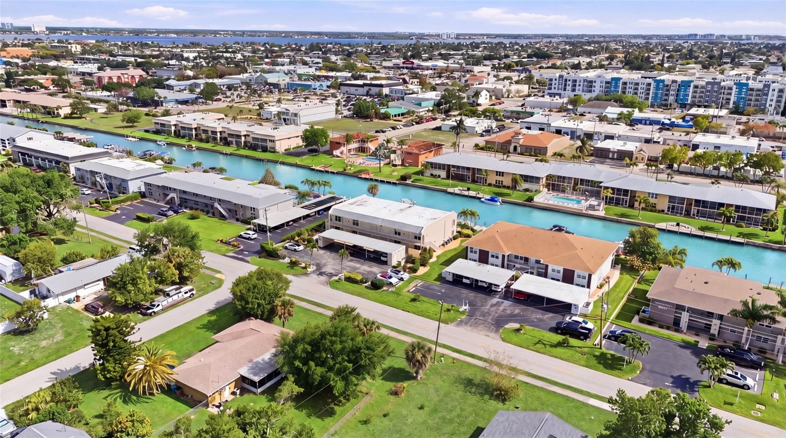 Image 36 of 40 For 912 46th Street 201