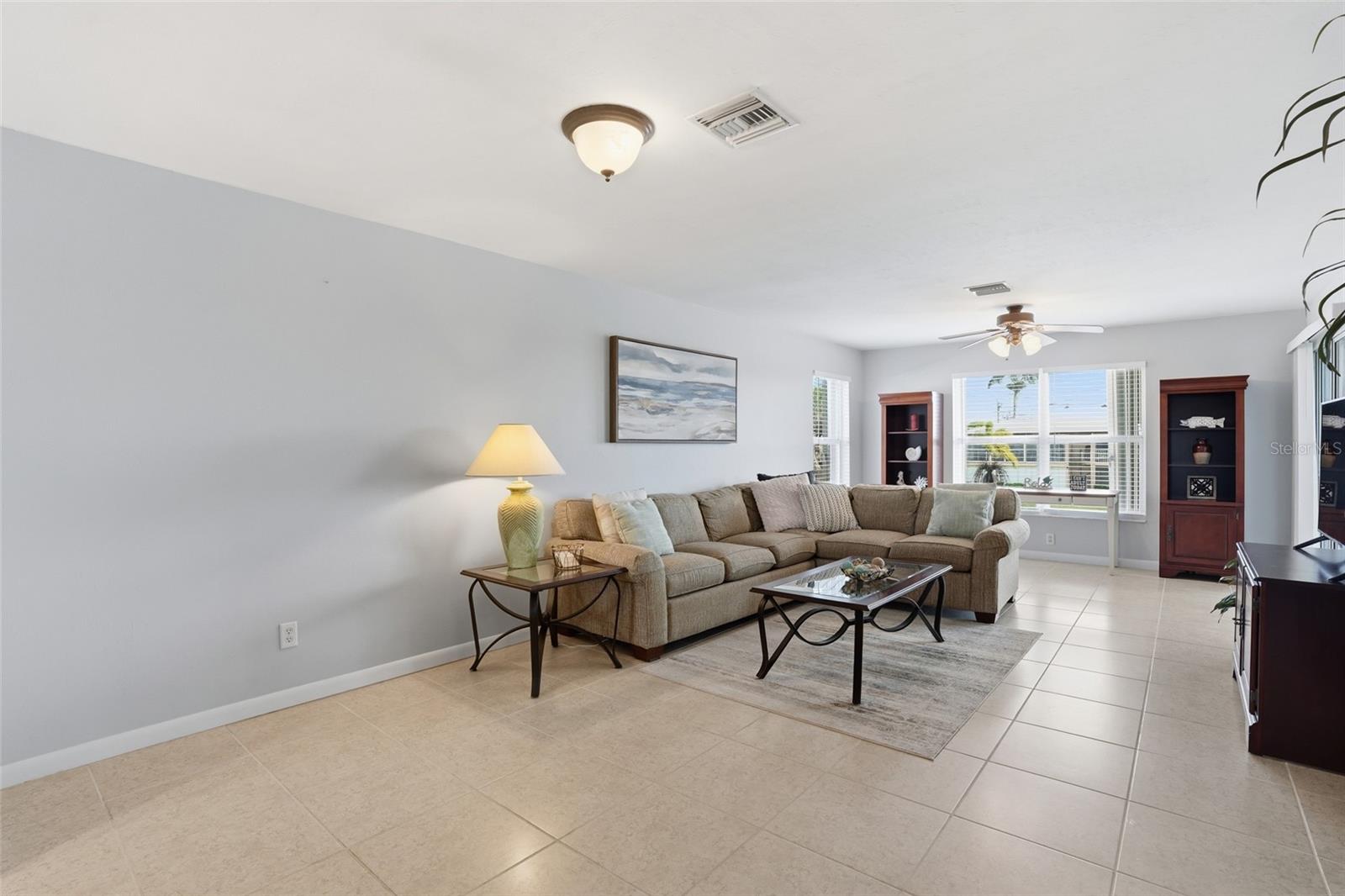 Image 4 of 40 For 912 46th Street 201