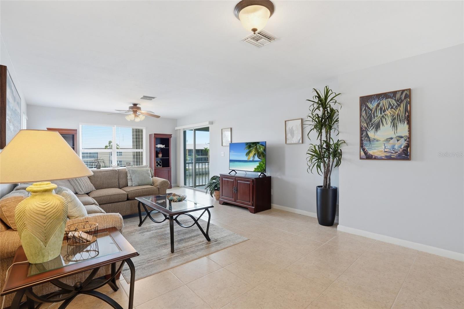 Image 8 of 40 For 912 46th Street 201