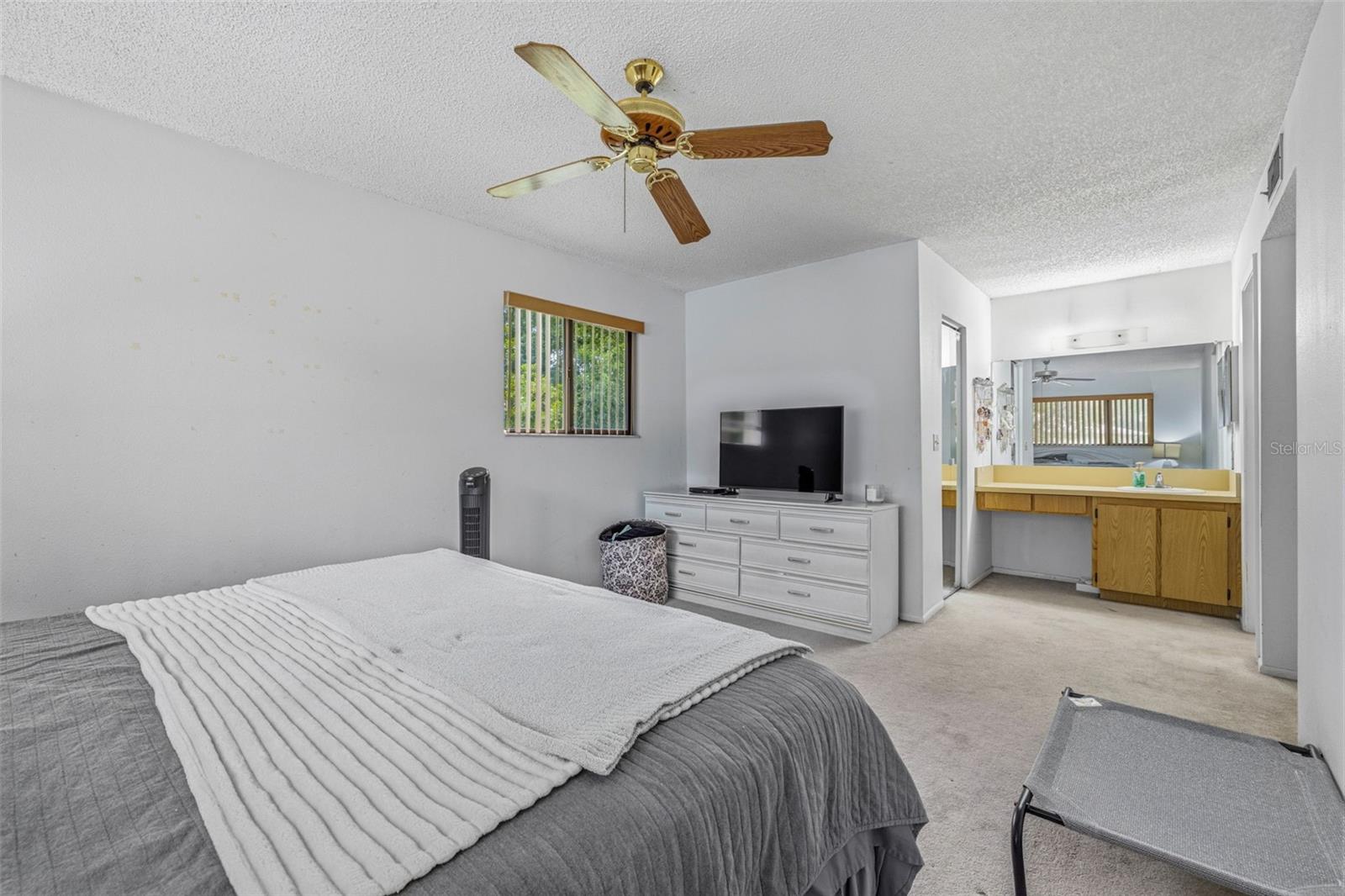 Image 14 of 28 For 6015 Laketree Lane B