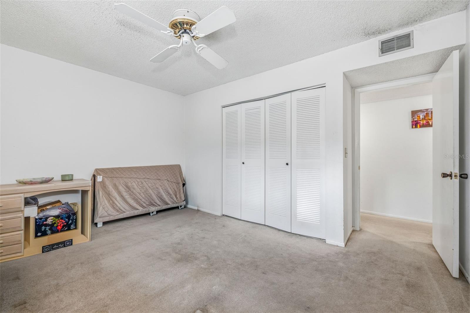 Image 18 of 28 For 6015 Laketree Lane B