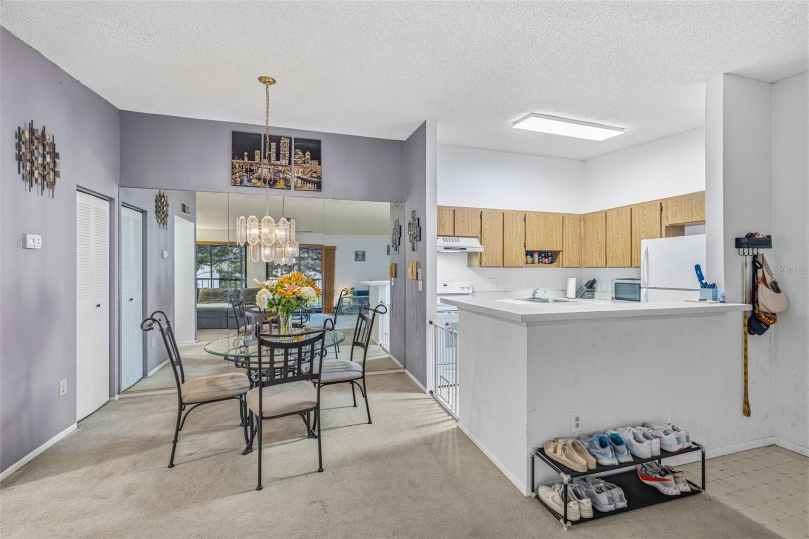 Image 9 of 28 For 6015 Laketree Lane B