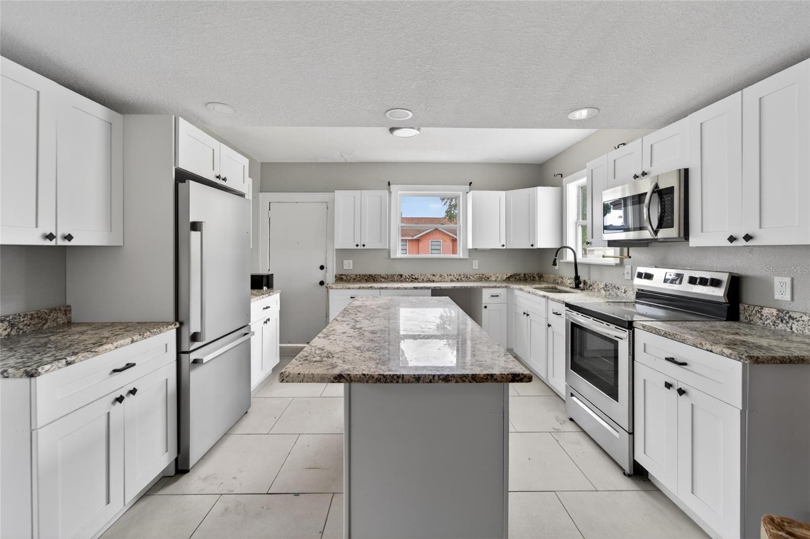 Image 12 of 55 For 1900 16th Street S