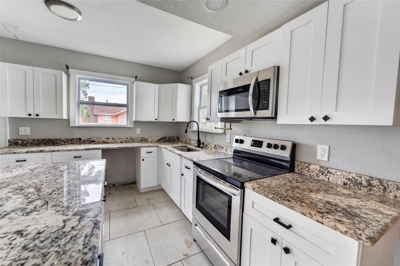 Image 13 of 55 For 1900 16th Street S