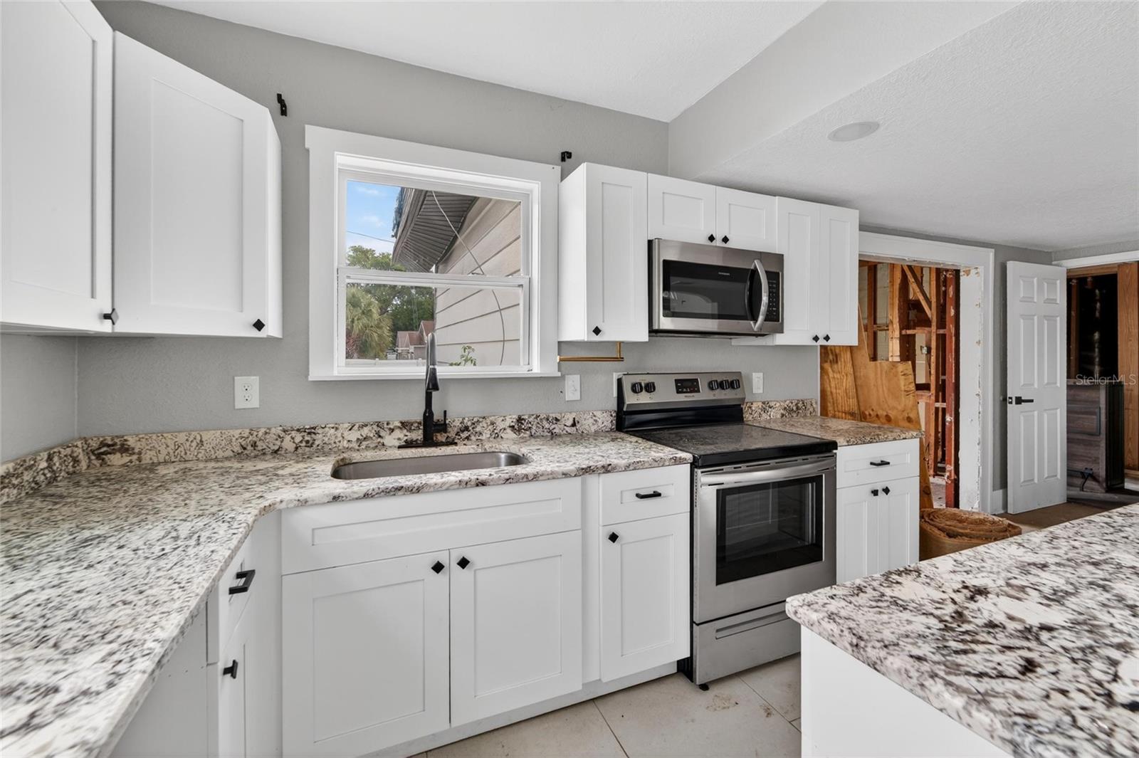 Image 14 of 55 For 1900 16th Street S