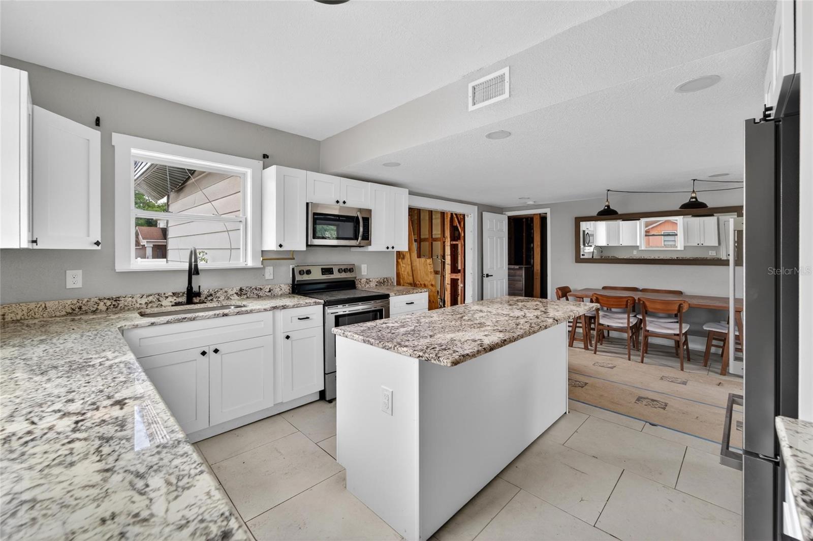Image 16 of 55 For 1900 16th Street S
