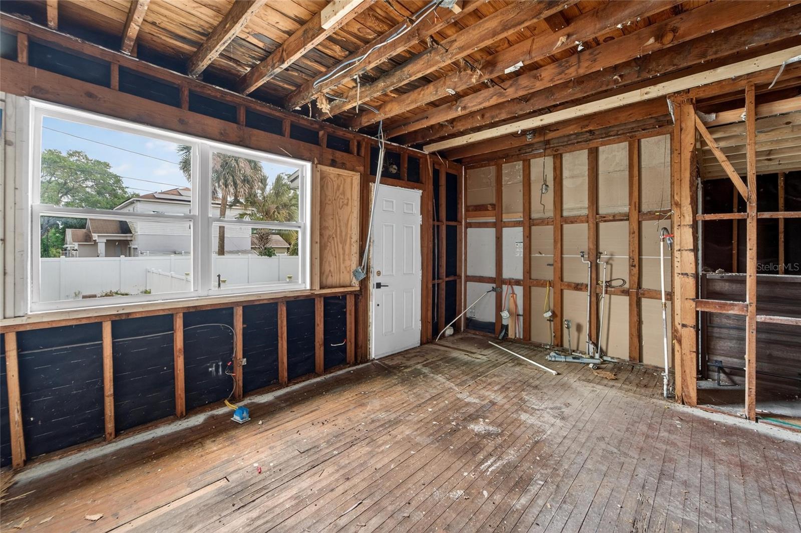Image 18 of 55 For 1900 16th Street S