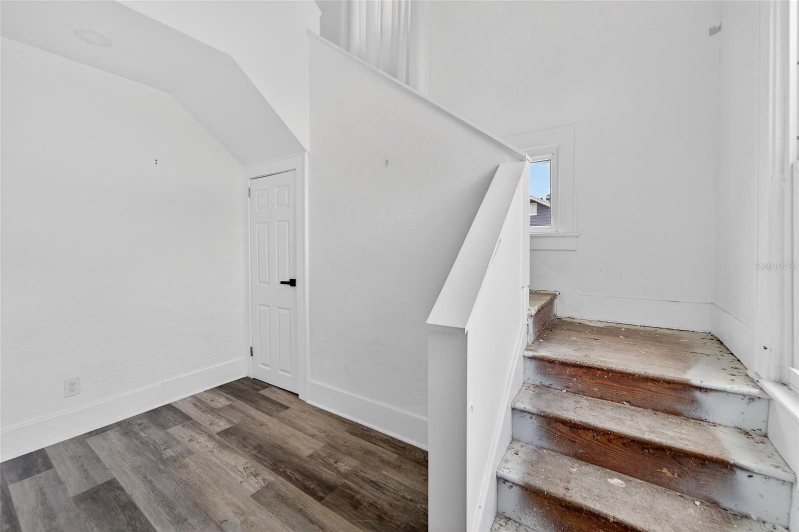 Image 26 of 55 For 1900 16th Street S