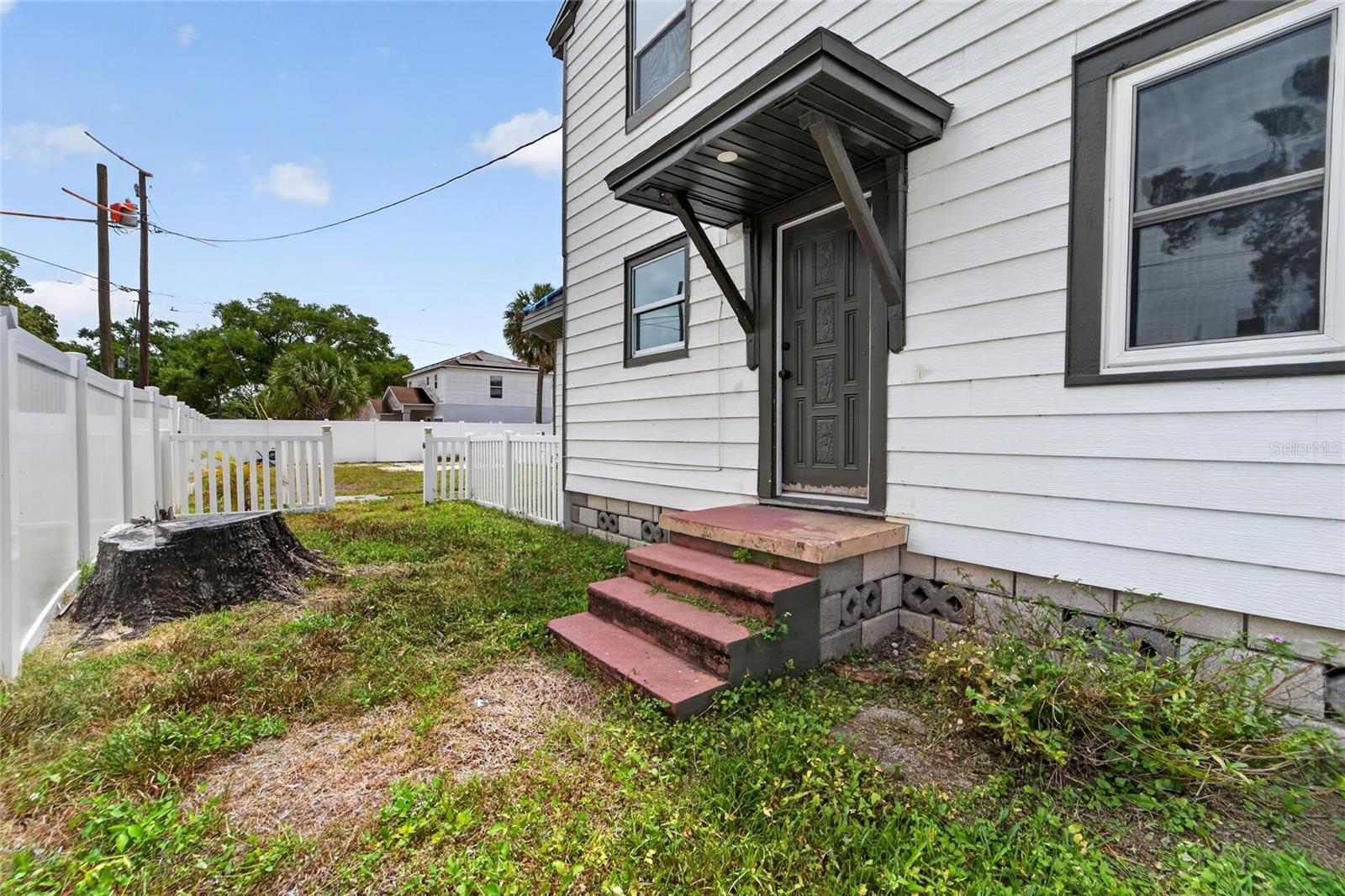 Image 37 of 55 For 1900 16th Street S