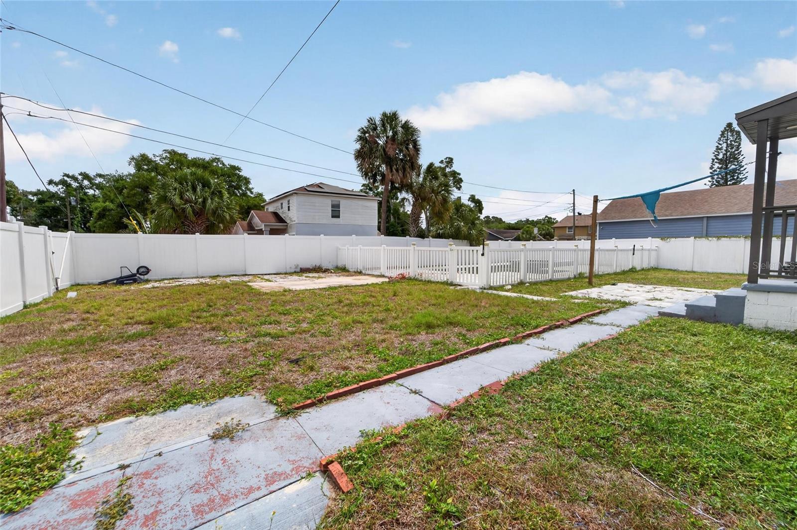 Image 39 of 55 For 1900 16th Street S