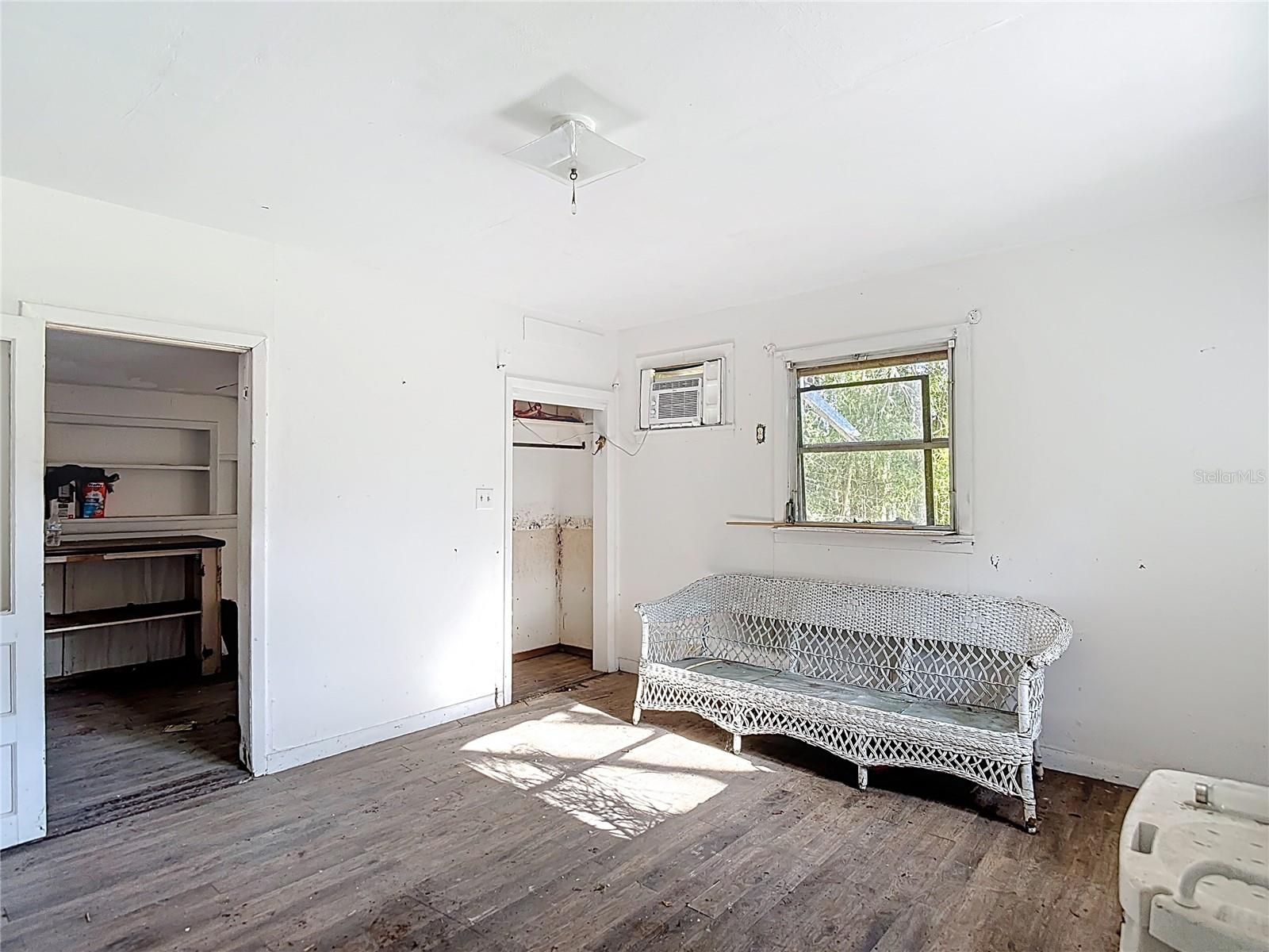 Image 54 of 75 For 6420 Oelsner Street