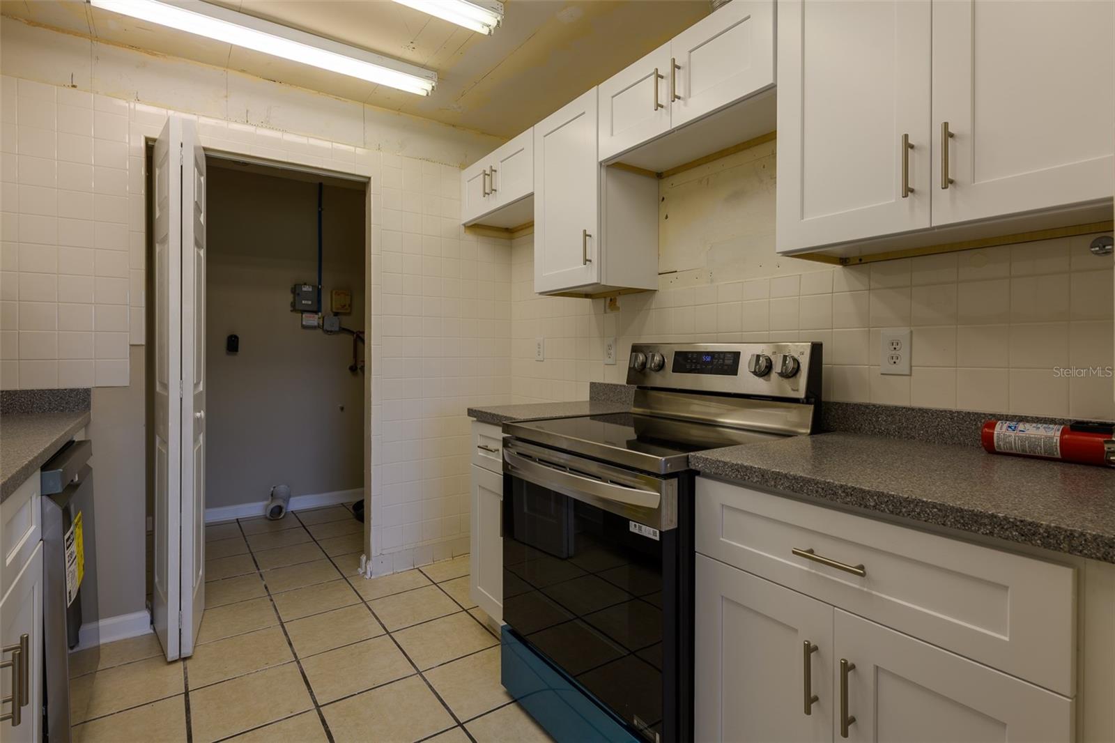 Image 11 of 39 For 1308 13th Circle Se