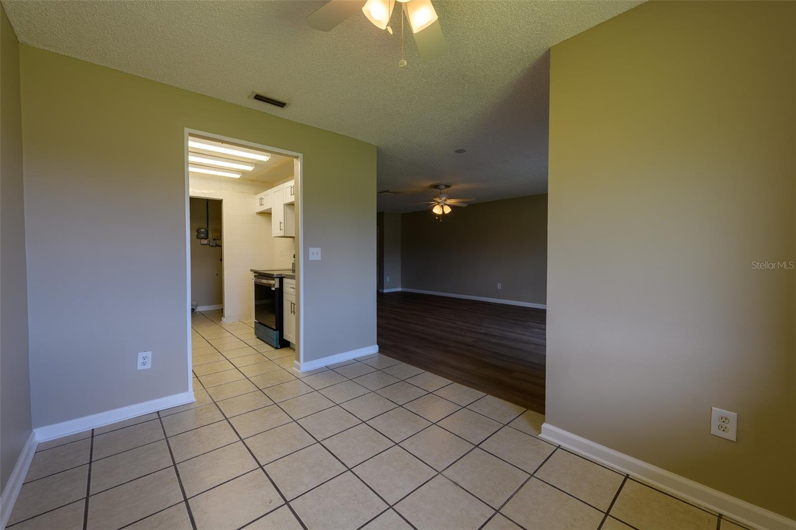 Image 7 of 39 For 1308 13th Circle Se