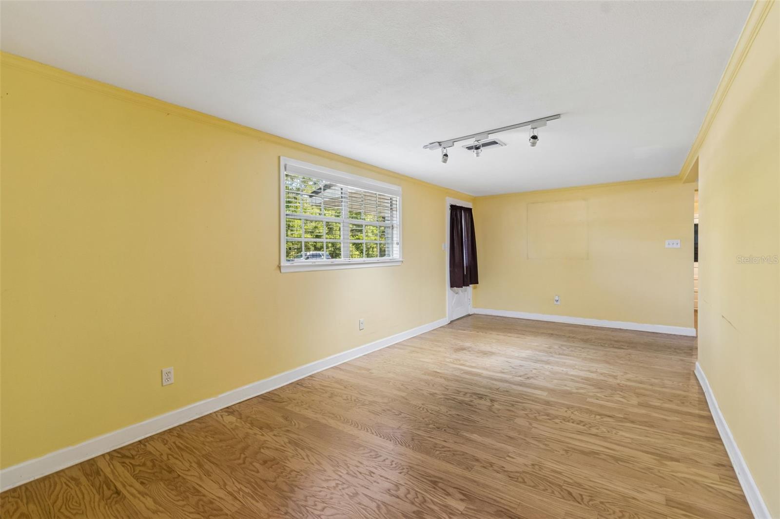 Image 10 of 48 For 608 Krazy Lane