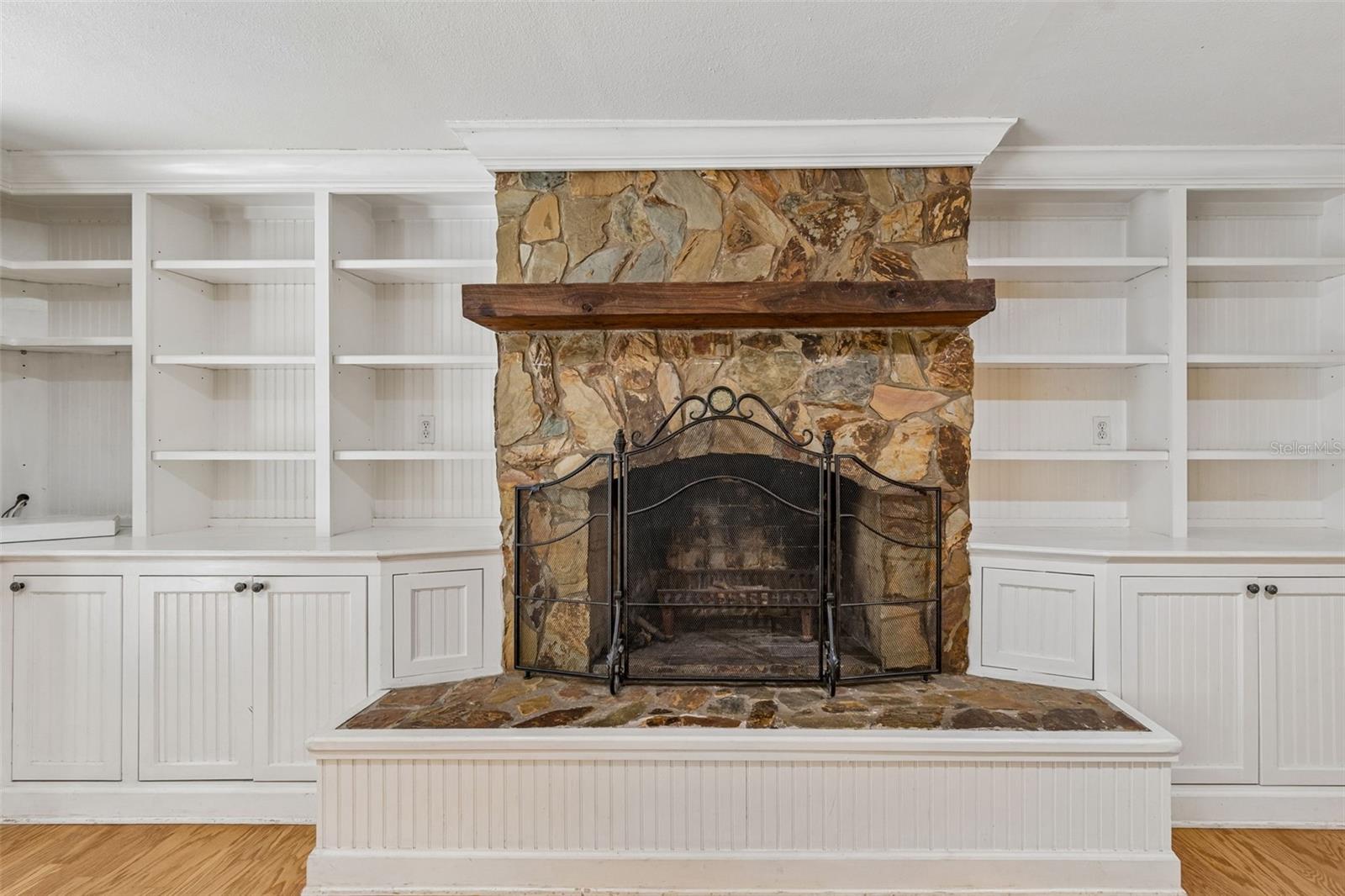 Image 16 of 48 For 608 Krazy Lane