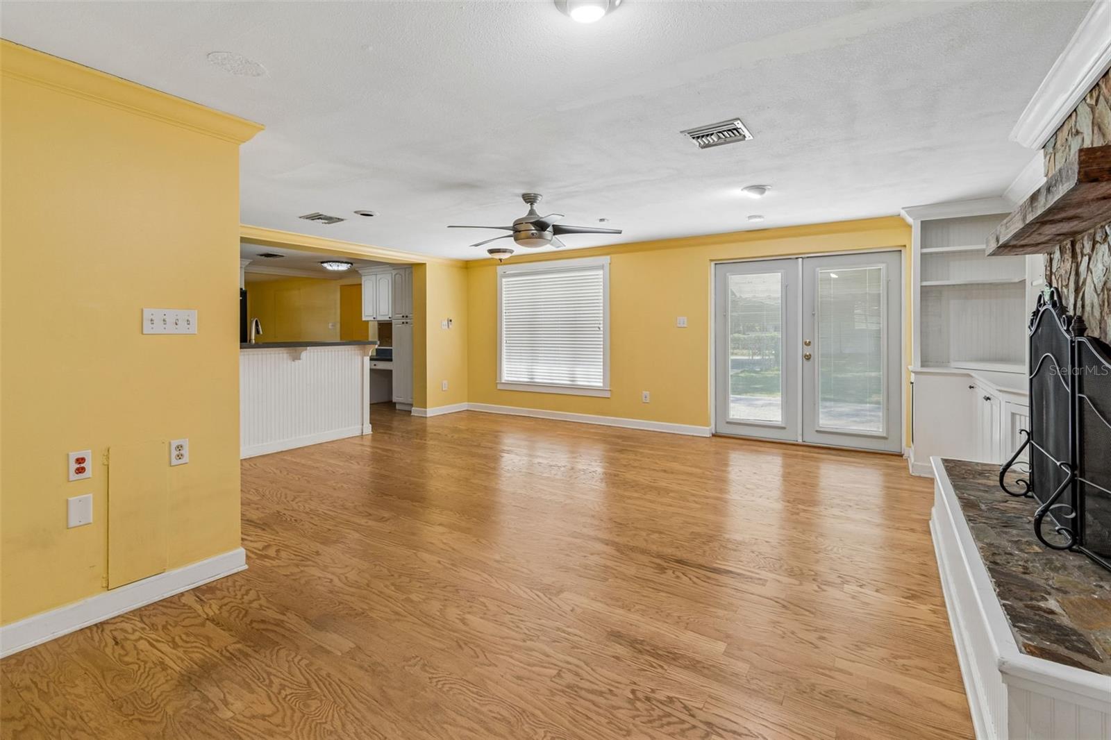 Image 17 of 48 For 608 Krazy Lane