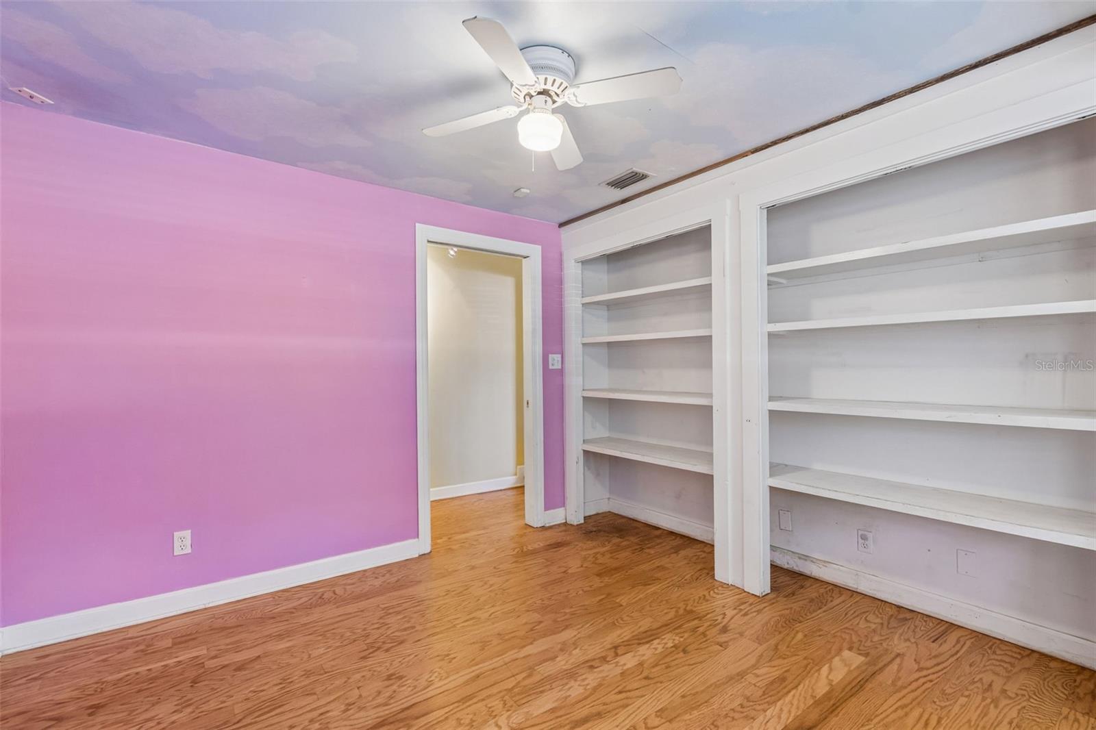 Image 27 of 48 For 608 Krazy Lane