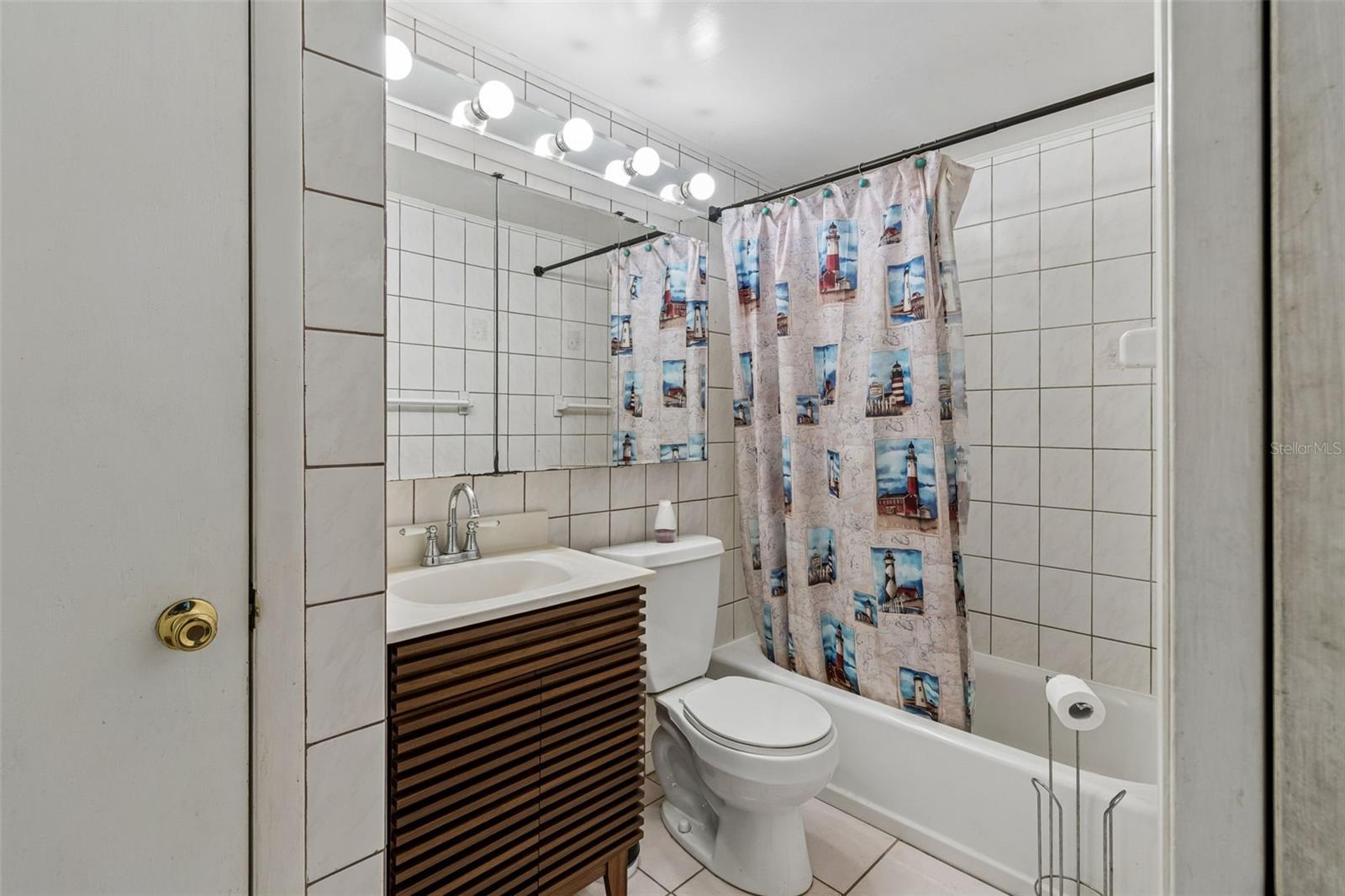 Image 29 of 48 For 608 Krazy Lane