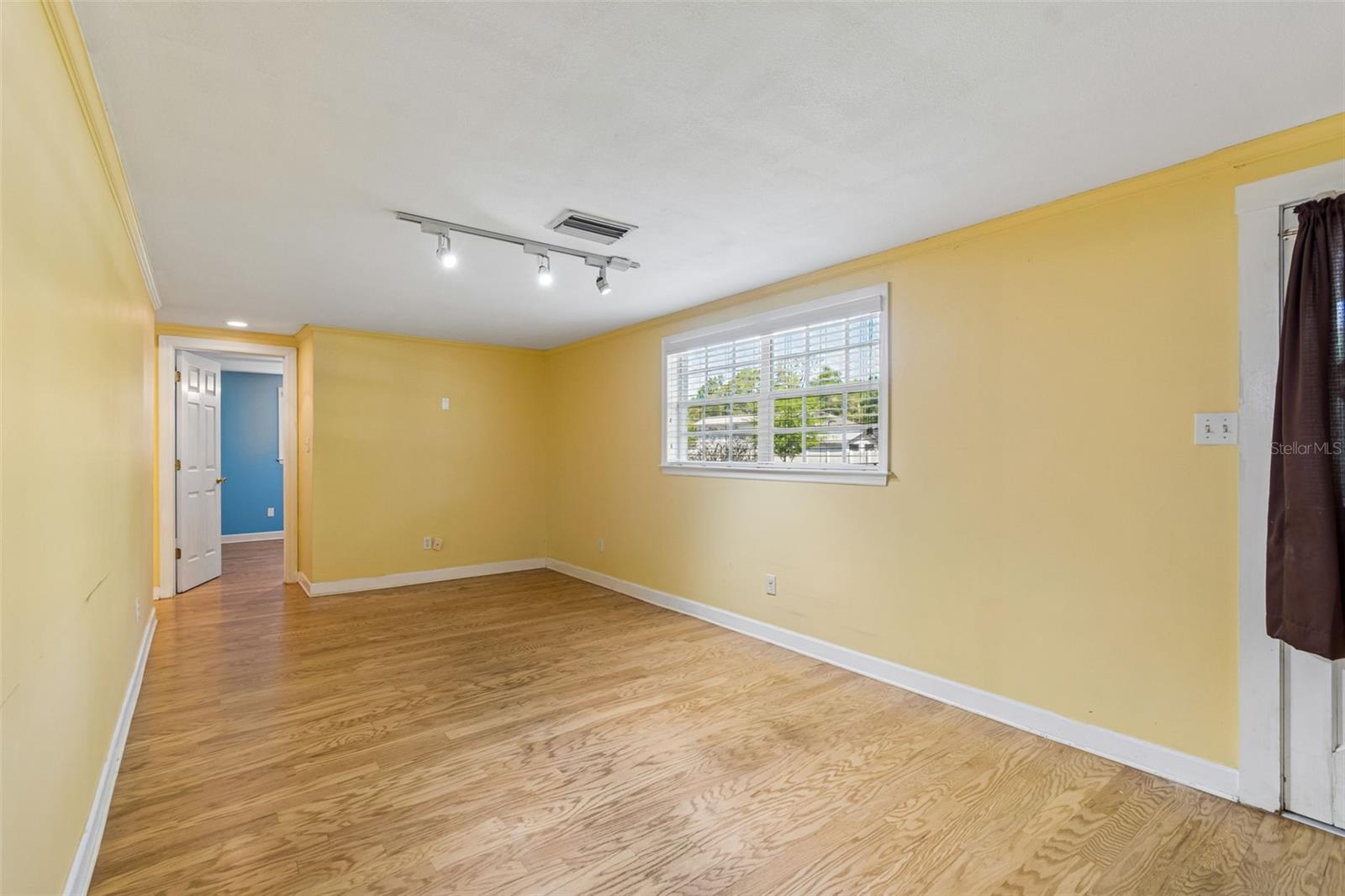 Image 8 of 48 For 608 Krazy Lane