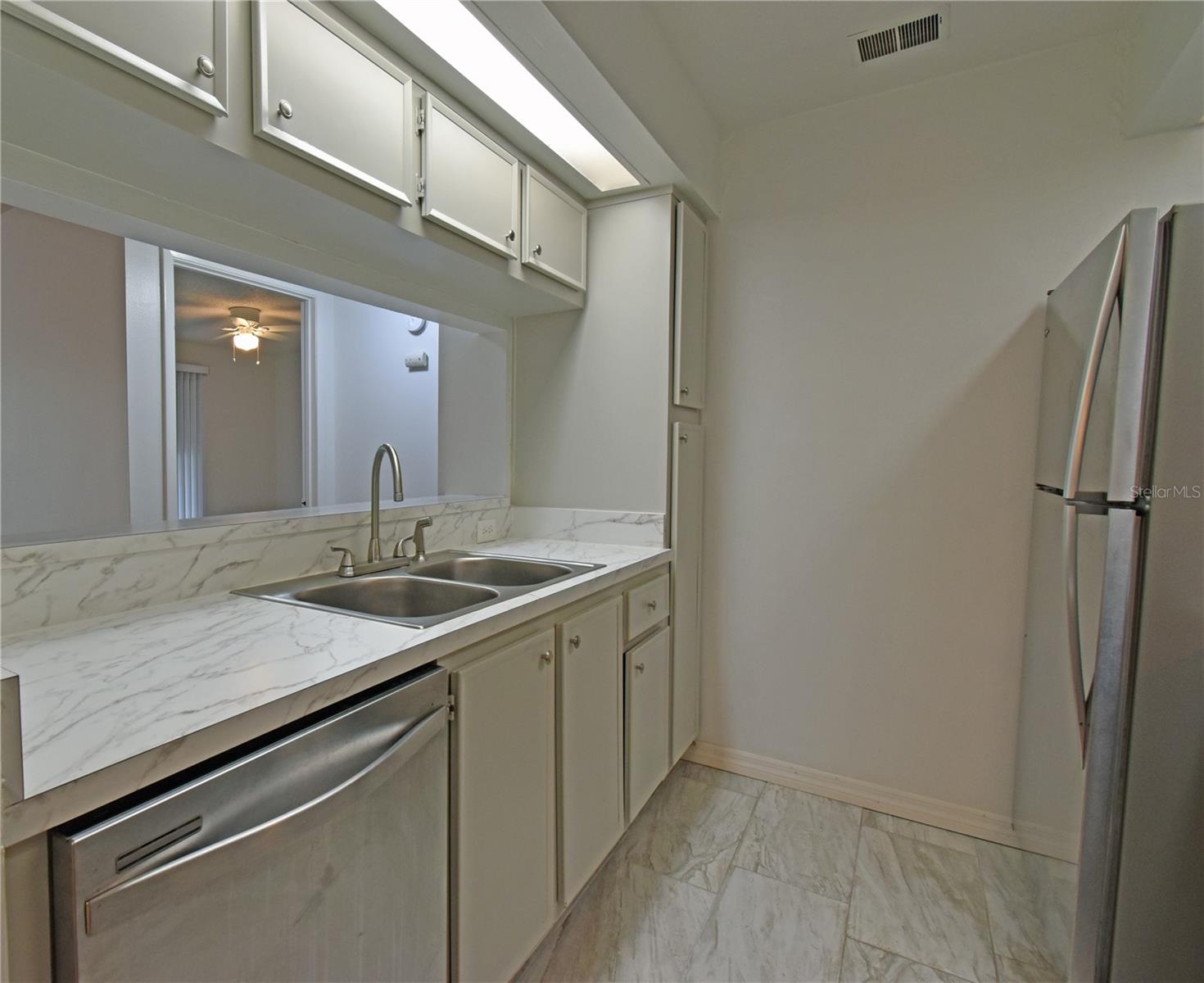 Image 12 of 28 For 4207 Winding Moss Trail 208