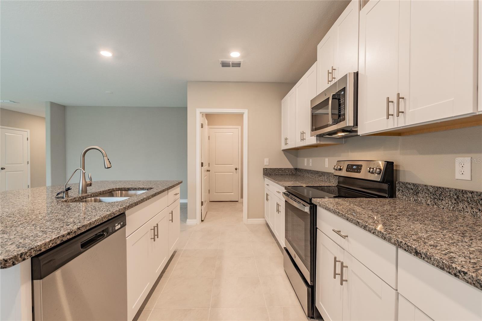 Image 11 of 51 For 15515 Peace River Place