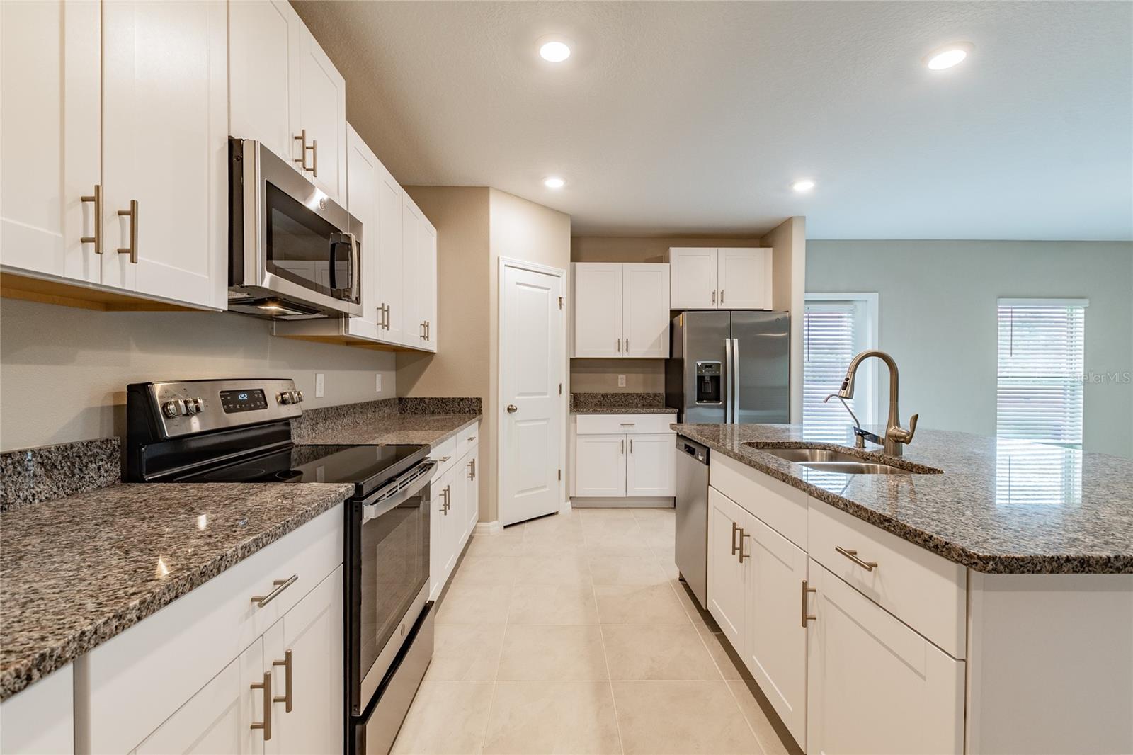 Image 13 of 51 For 15515 Peace River Place