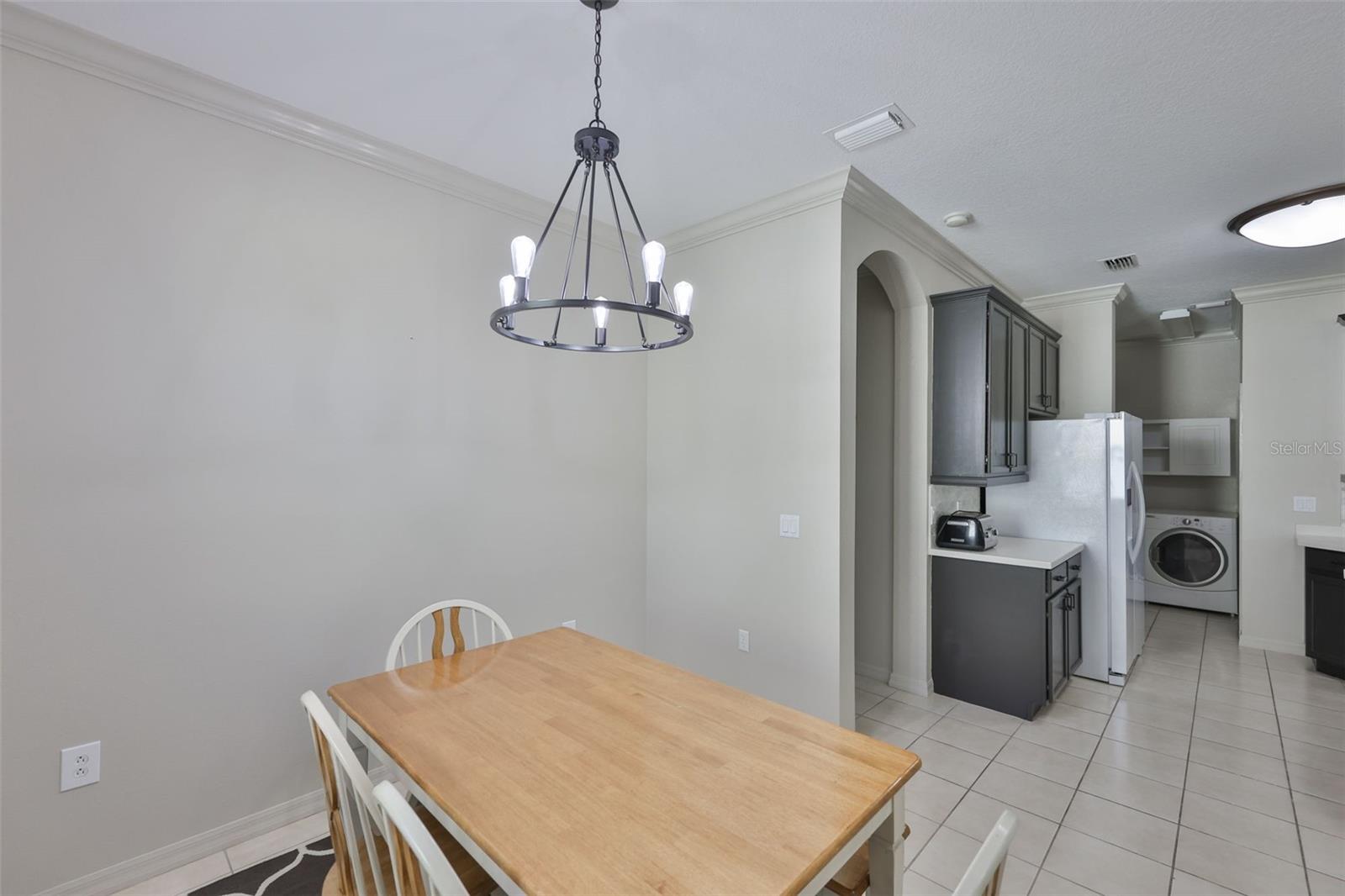 Image 10 of 92 For 2082 Sifield Greens Way 3