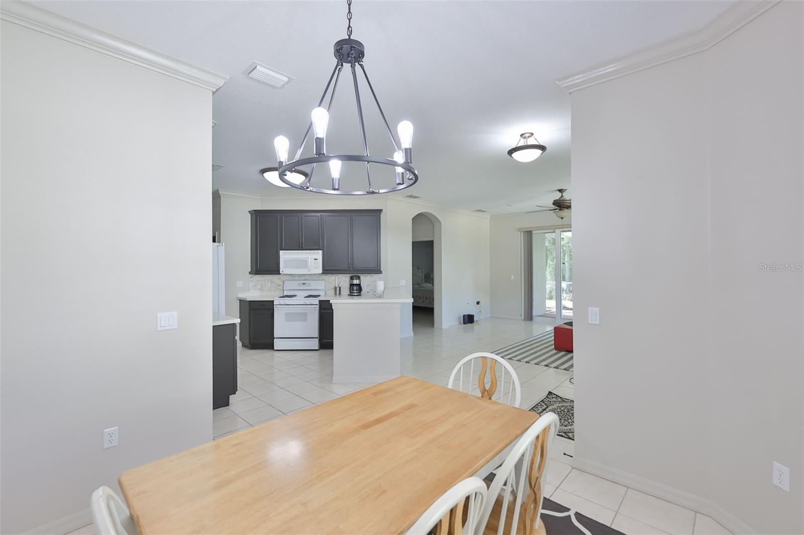 Image 11 of 92 For 2082 Sifield Greens Way 3