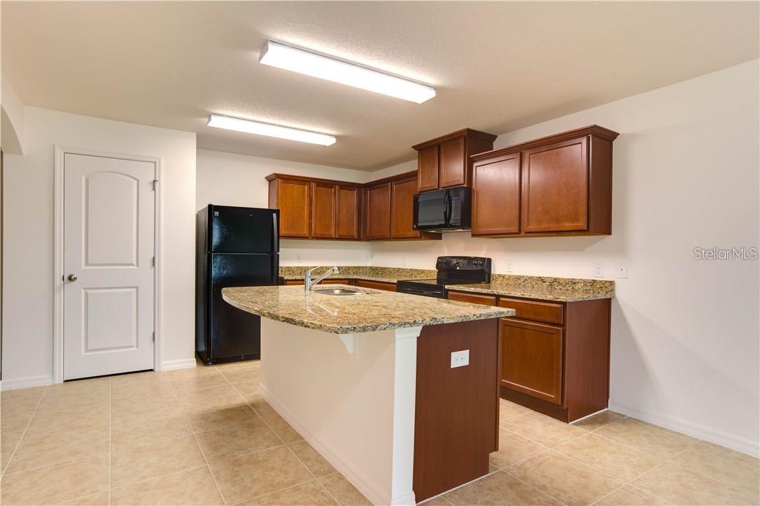 Image 7 of 20 For 5578 Maggiore Boulevard