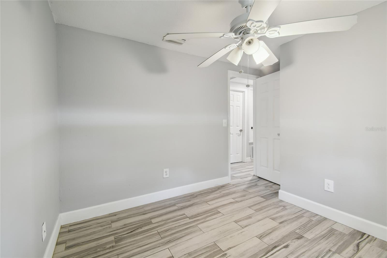 Image 20 of 39 For 3679 Sugarcreek Drive