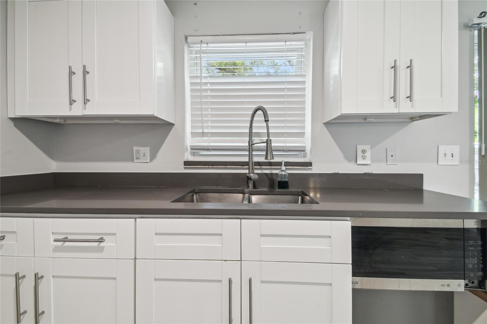 Image 5 of 39 For 3679 Sugarcreek Drive