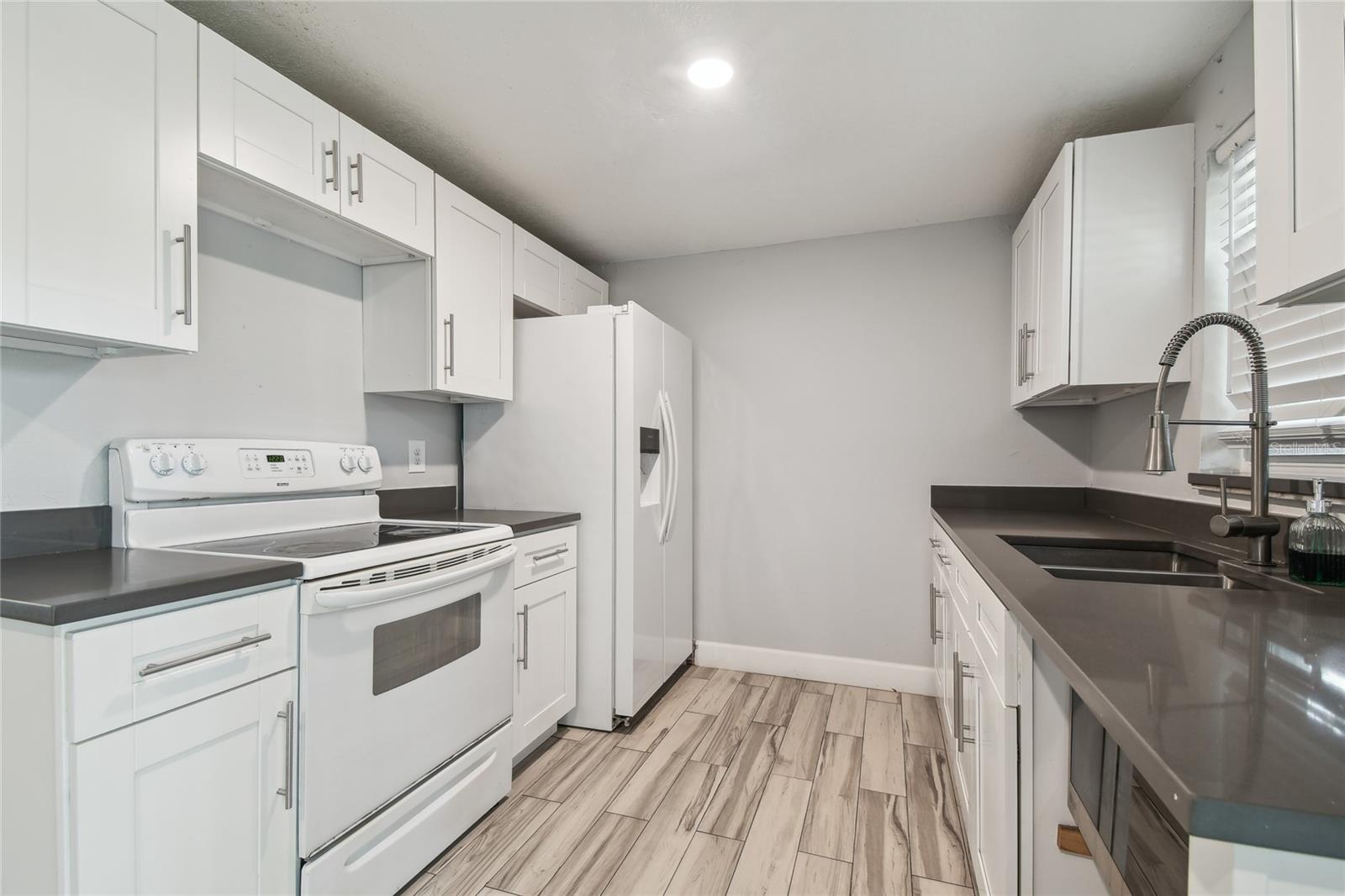 Image 7 of 39 For 3679 Sugarcreek Drive