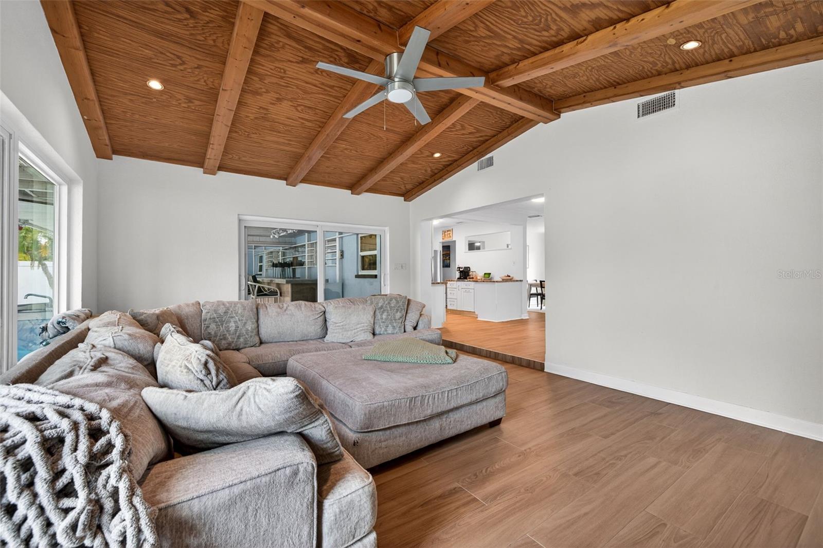 Image 10 of 35 For 8220 Quail Road