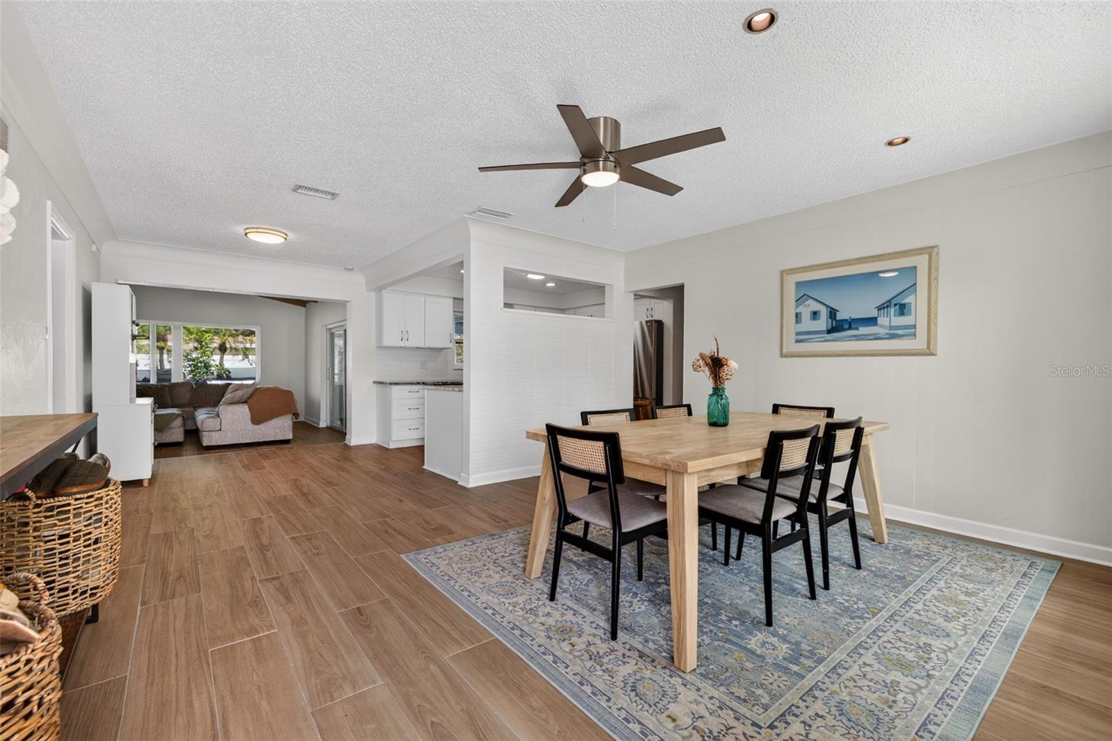 Image 4 of 35 For 8220 Quail Road