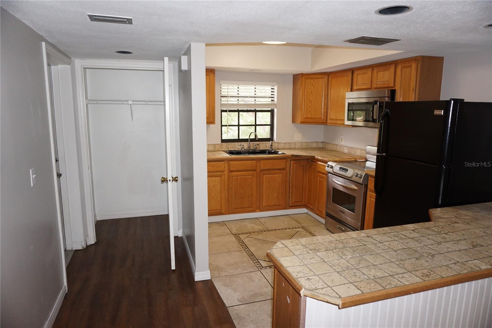 Image 4 of 34 For 12900 Vonn Road B201