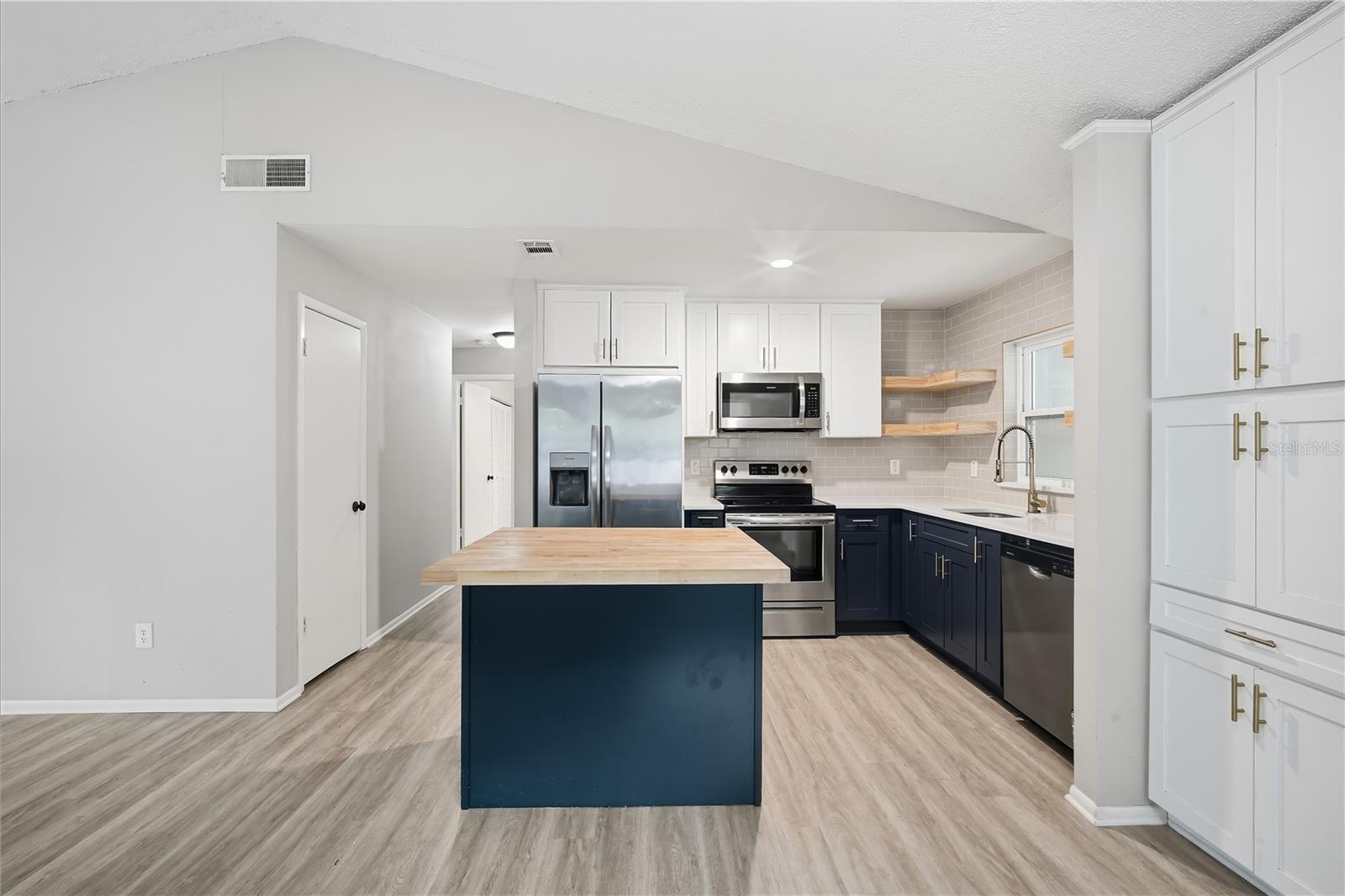 Image 10 of 23 For 5119 Chilkoot Street