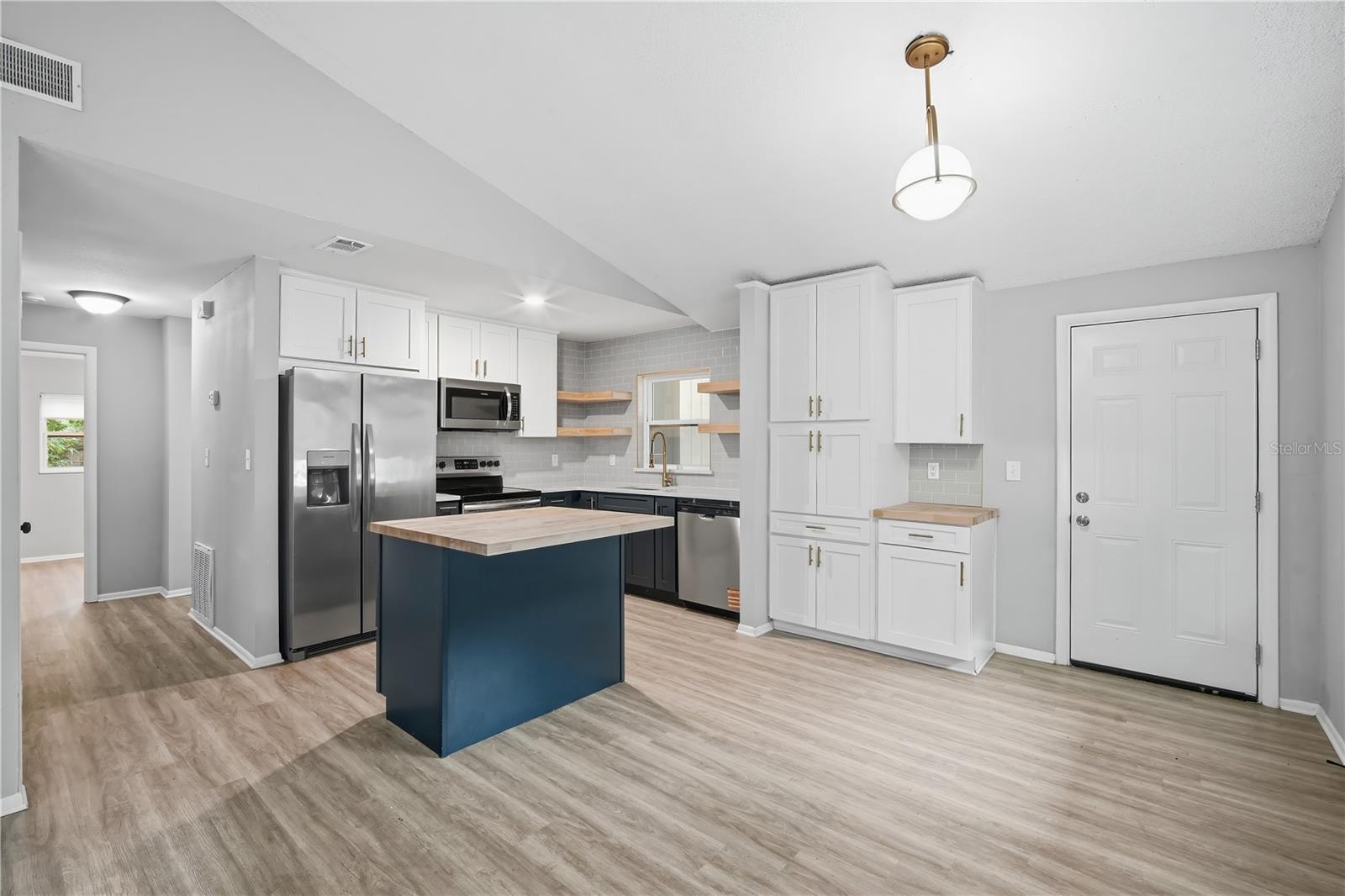 Image 9 of 23 For 5119 Chilkoot Street