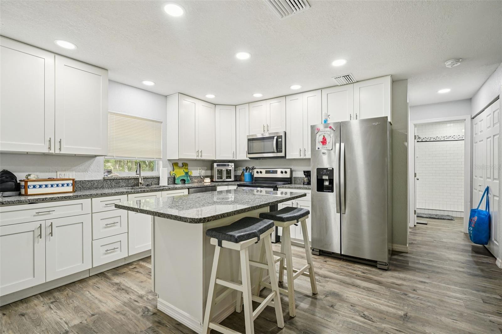 Image 25 of 56 For 217 Tuck Point