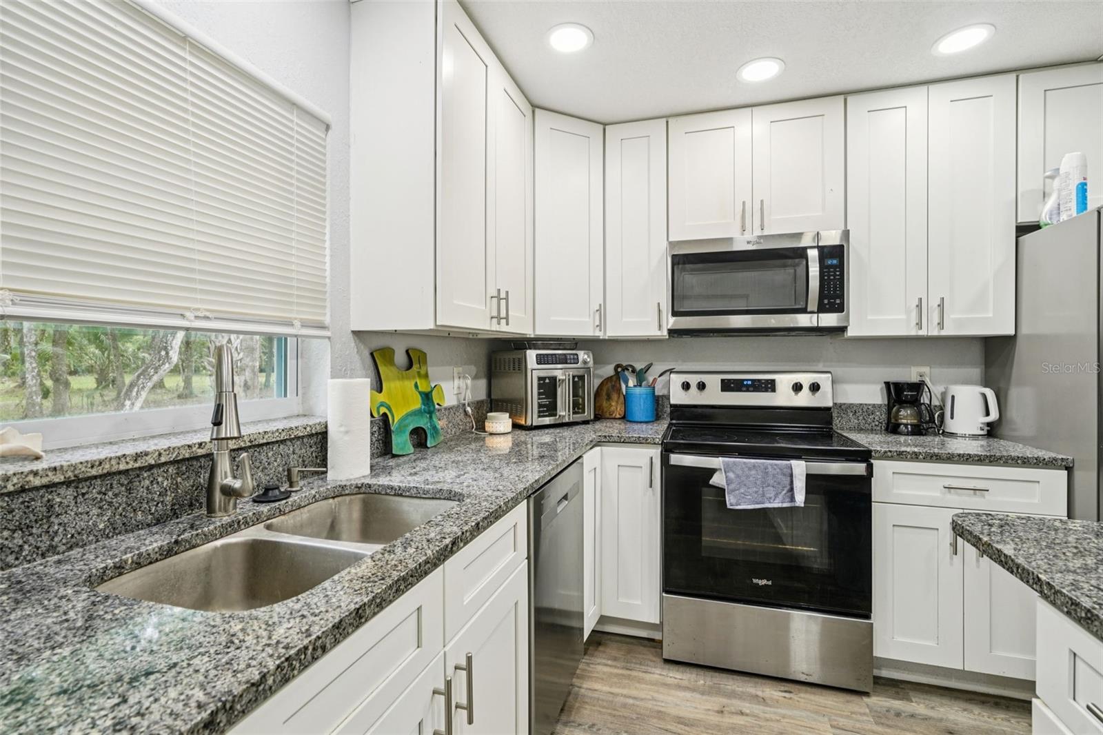 Image 27 of 56 For 217 Tuck Point