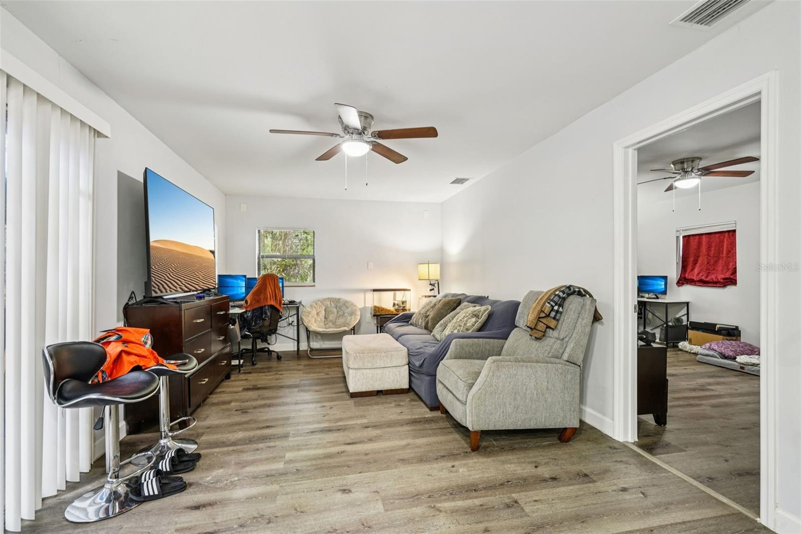 Image 43 of 56 For 217 Tuck Point