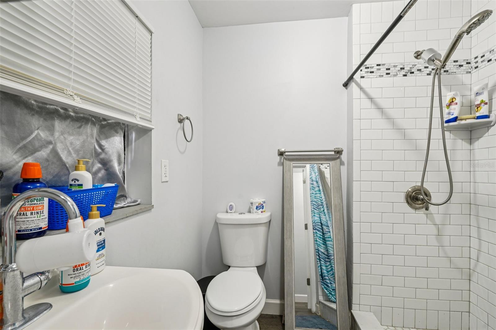 Image 47 of 56 For 217 Tuck Point