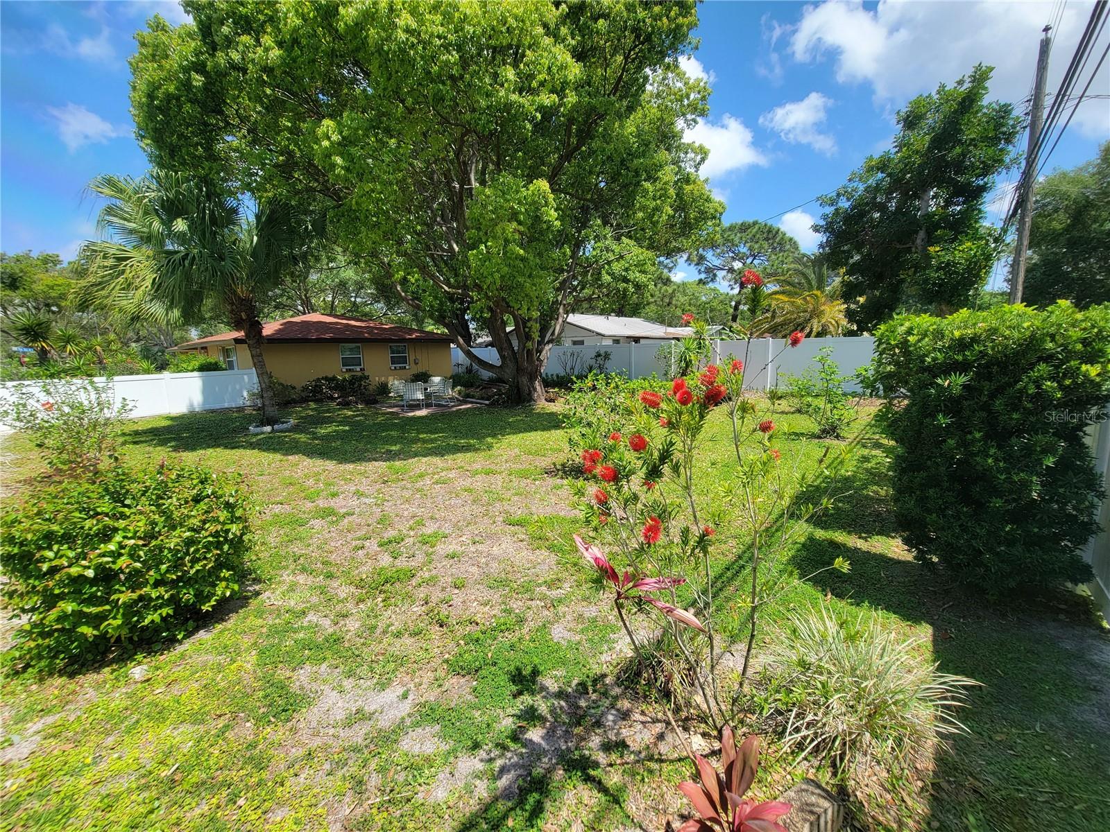 Image 12 of 12 For 501 Lake Palms Dr