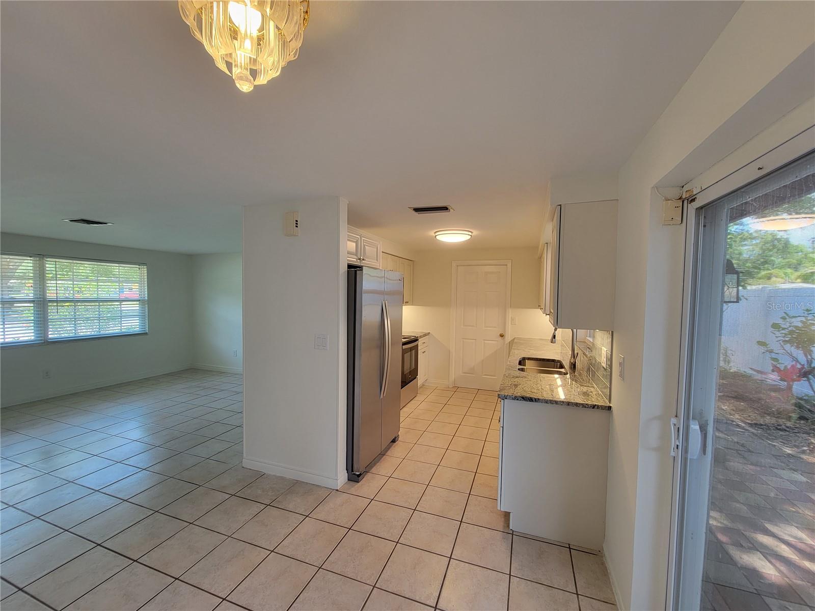 Image 8 of 12 For 501 Lake Palms Dr